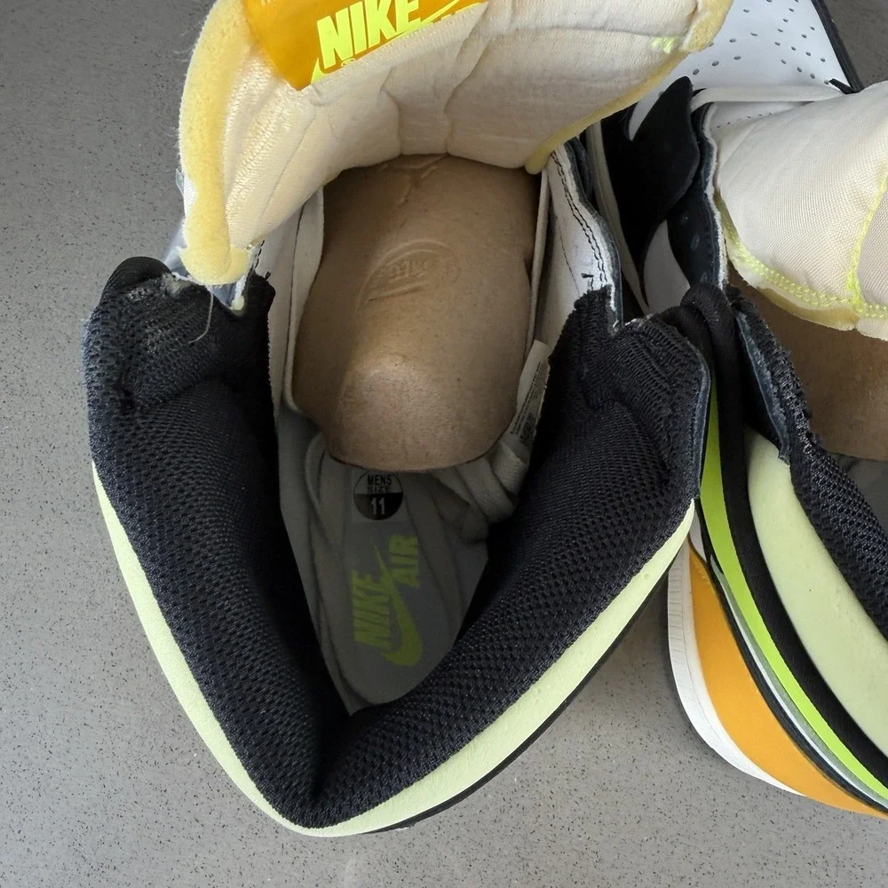 Nike Air Jordan 1 Retro High OG Volt Gold Men's Size 11 555088-118 Sneakers